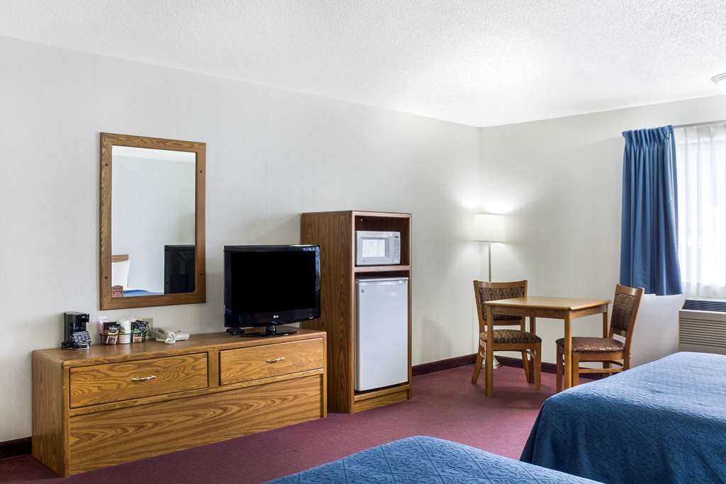 Everspring Inn & Suites Hill City Quarto foto